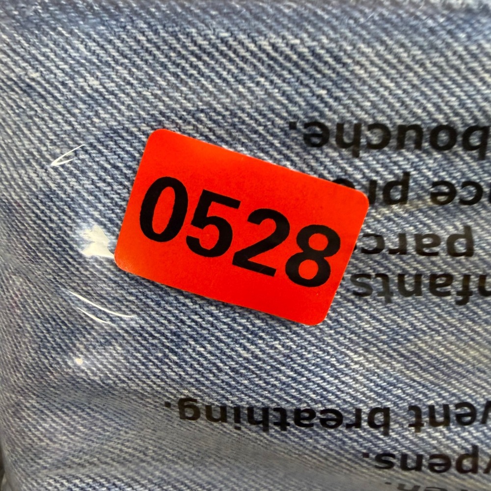 Levis 550 Relaxed Fit Tapered Leg Light Wash Blue Denim Jeans Mens 44x34 - Picture 10 of 10